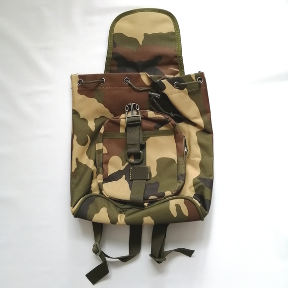 Camo Mini Backpack NWOT - Picture 4 of 13